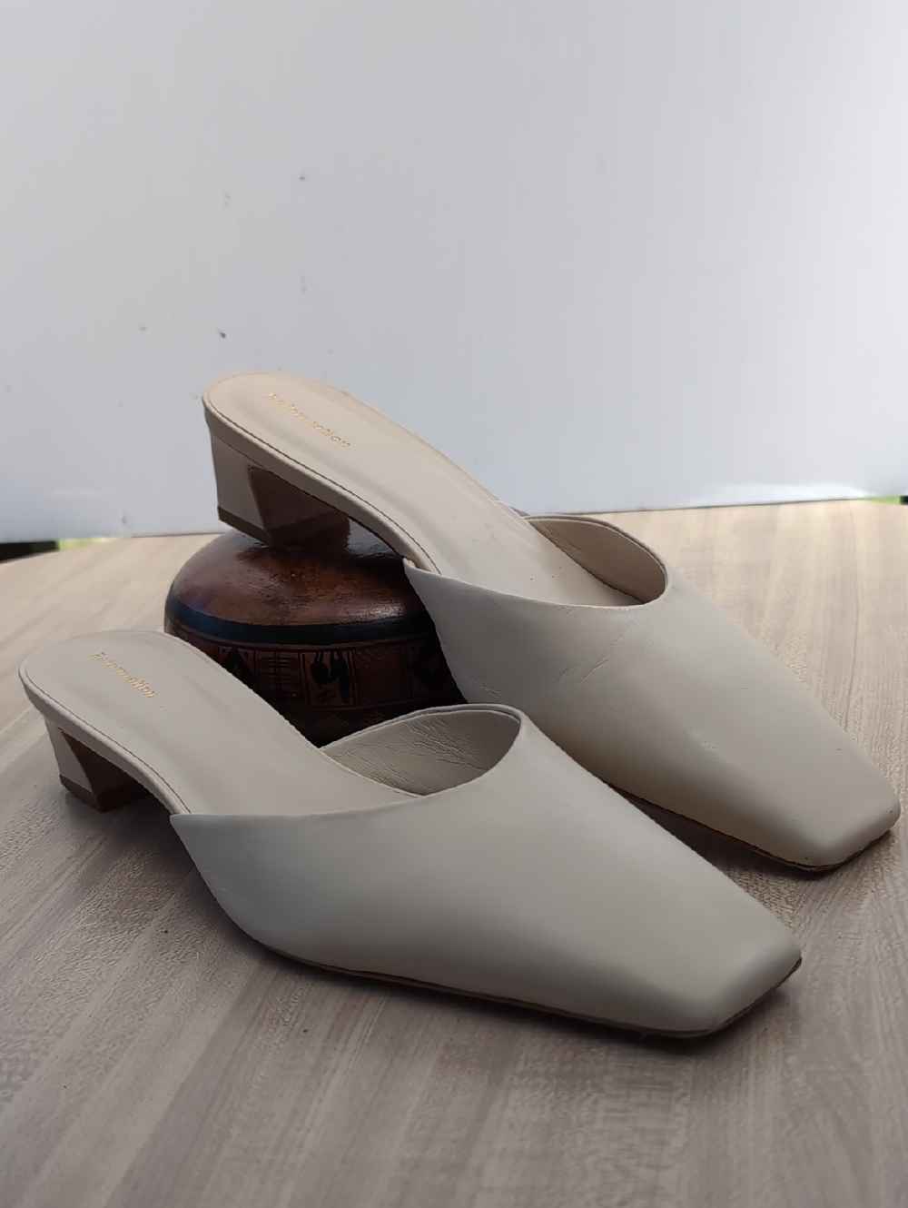 Reformation Leather Cream Square-Toe Low Heel Mules Size 9 - Picture 1 of 11